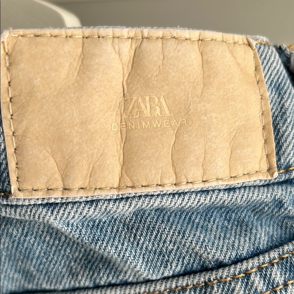 Zara High Rise Blue Distressed Jeans - Picture 7 of 13